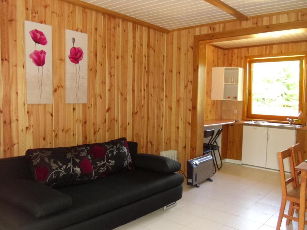 Domki Nad Jeziorem Karlowice Habitación foto